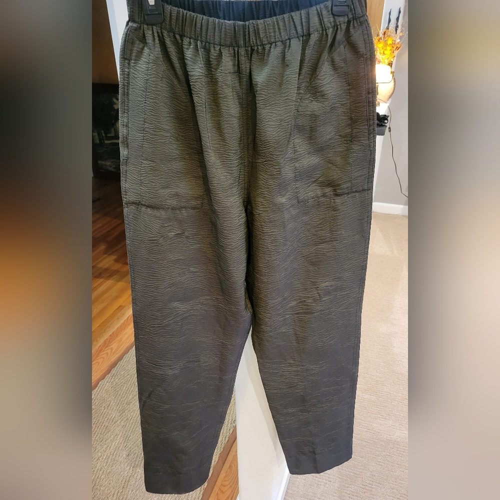 NWOT Marcra Pac Tour reversible Gold-olivsgreen And Black. With Pocets Size L.
